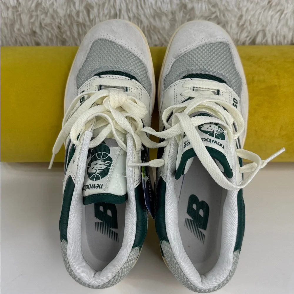 NWT • New Balance • Green 550 Sneaks • Size 6.5 Men/8 Women • 💚🤍 - Picture 14 of 16
